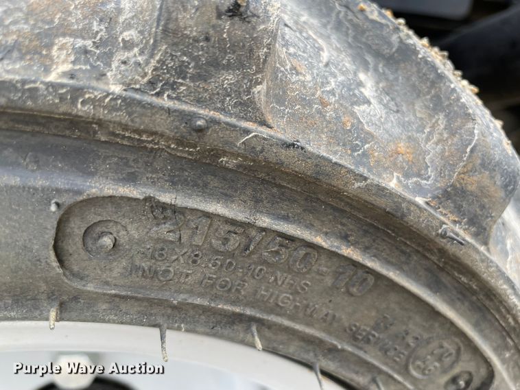 image for item MM9395 2021 Mahindra EMAX 20S  MFWD tractor