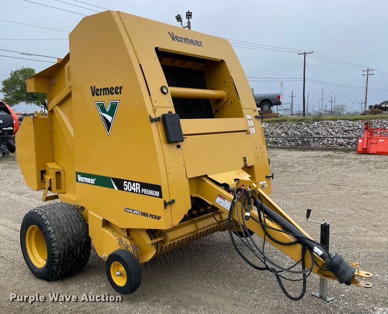image for item MM9398 2020 Vermeer 504R Premium round baler