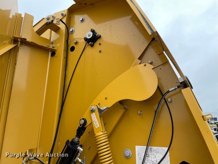 image for item MM9398 2020 Vermeer 504R Premium round baler