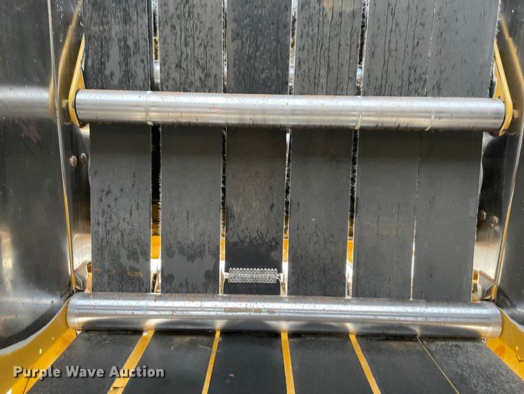 image for item MM9398 2020 Vermeer 504R Premium round baler