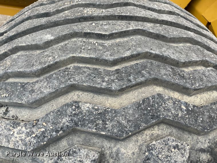 image for item MM9398 2020 Vermeer 504R Premium round baler