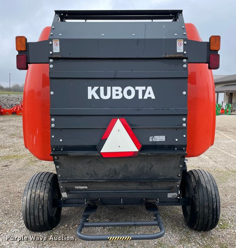image for item MM9399 2016 Kubota BV4160 round baler
