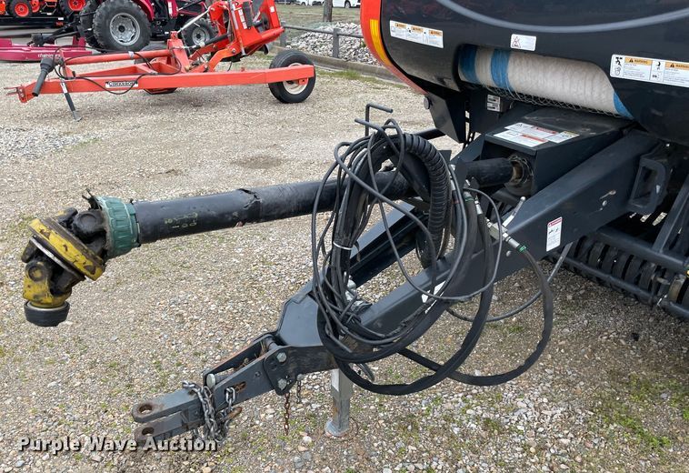 image for item MM9399 2016 Kubota BV4160 round baler