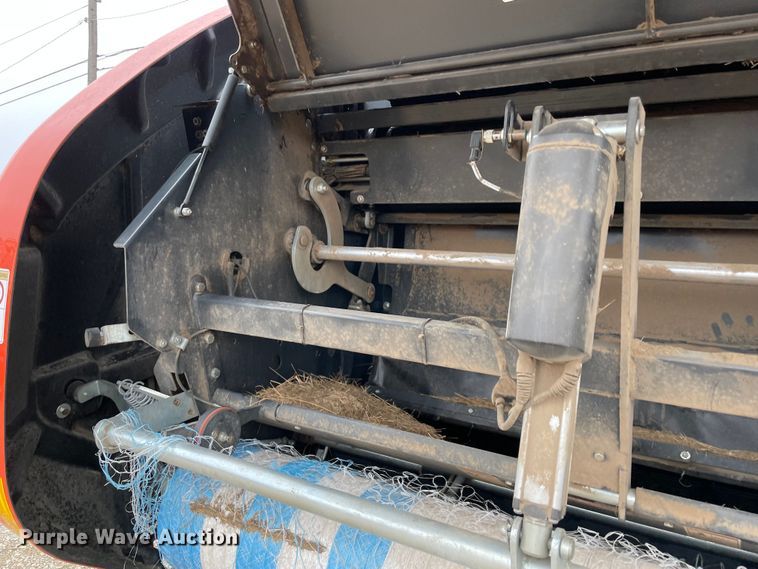 image for item MM9399 2016 Kubota BV4160 round baler