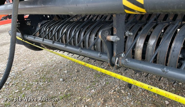 image for item MM9399 2016 Kubota BV4160 round baler