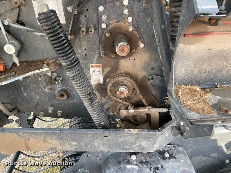 image for item MM9399 2016 Kubota BV4160 round baler