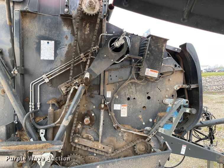 image for item MM9399 2016 Kubota BV4160 round baler