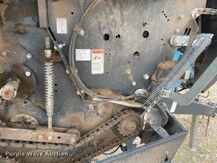 image for item MM9399 2016 Kubota BV4160 round baler