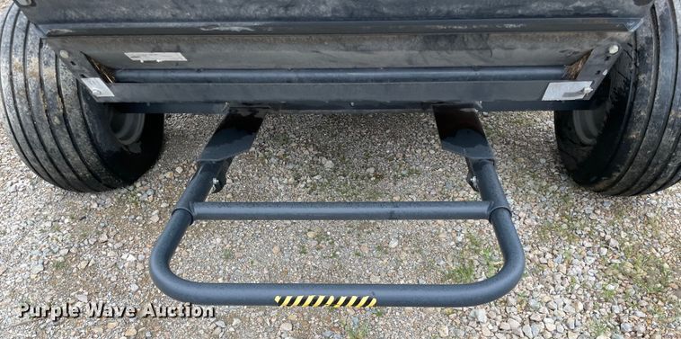 image for item MM9399 2016 Kubota BV4160 round baler