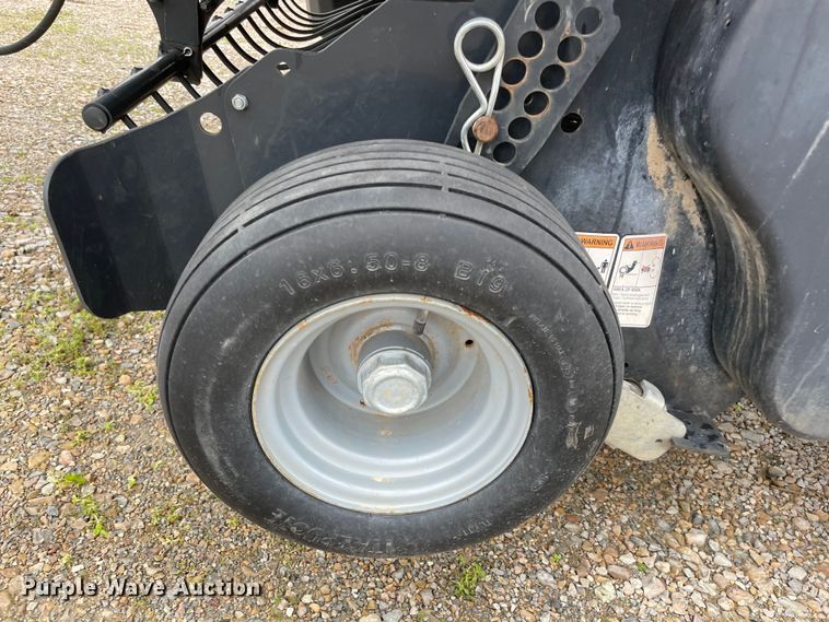 image for item MM9399 2016 Kubota BV4160 round baler