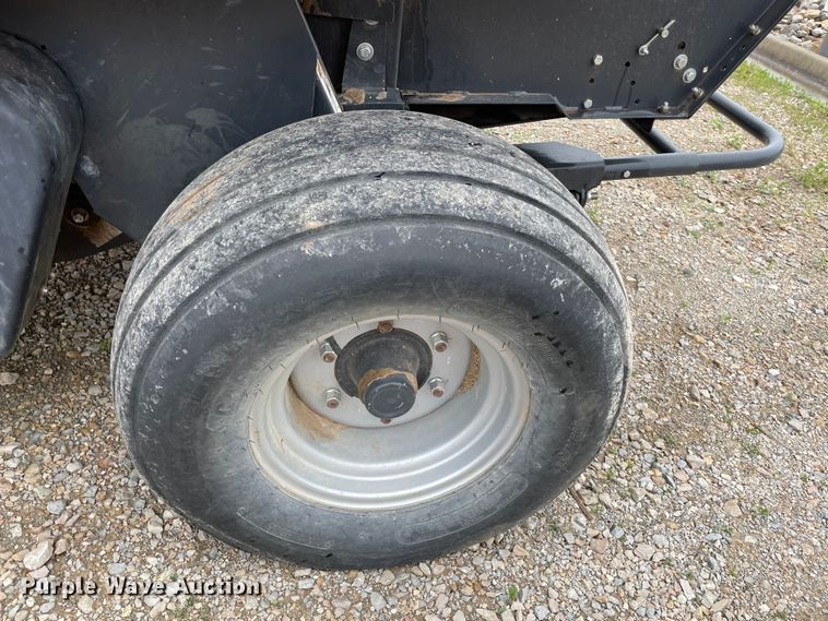 image for item MM9399 2016 Kubota BV4160 round baler