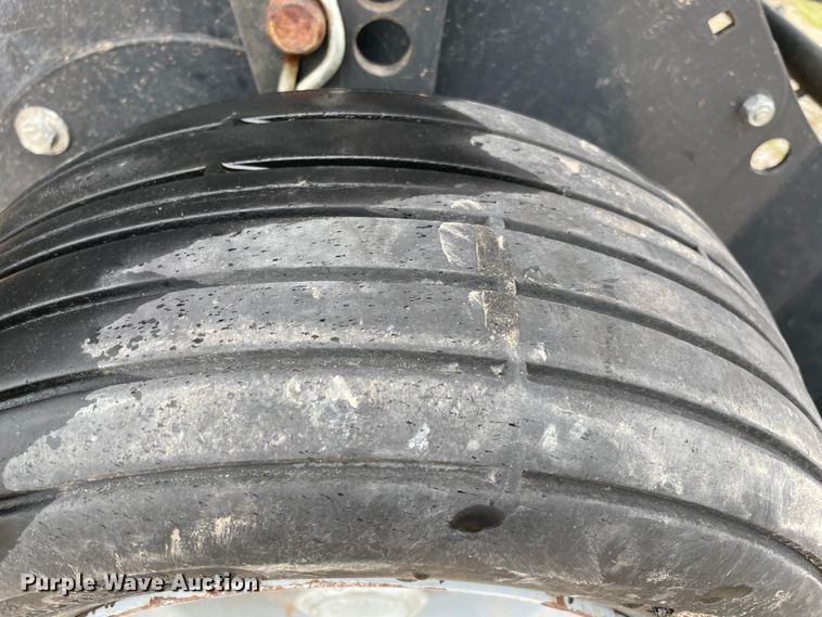 image for item MM9399 2016 Kubota BV4160 round baler