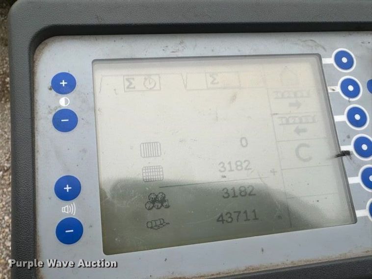 image for item MM9399 2016 Kubota BV4160 round baler