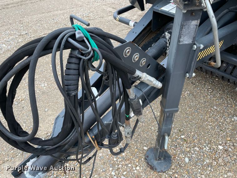 image for item MM9400 2016 Kubota BV4180 round baler