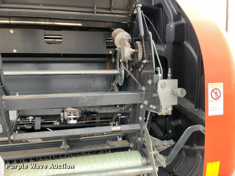 image for item MM9400 2016 Kubota BV4180 round baler