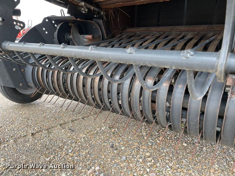 image for item MM9400 2016 Kubota BV4180 round baler