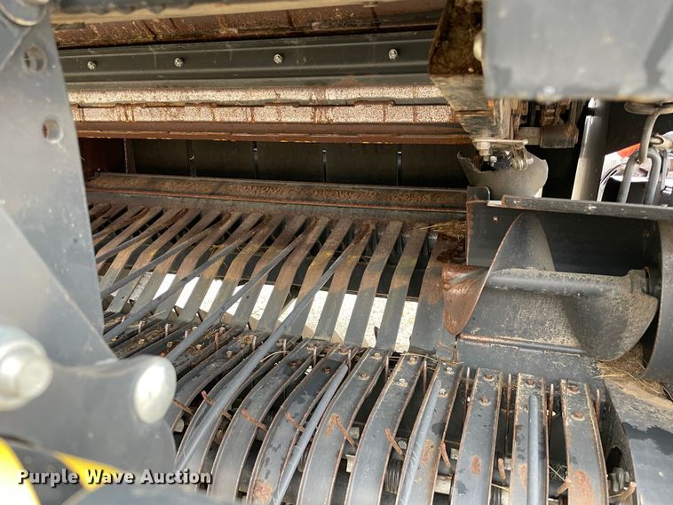 image for item MM9400 2016 Kubota BV4180 round baler