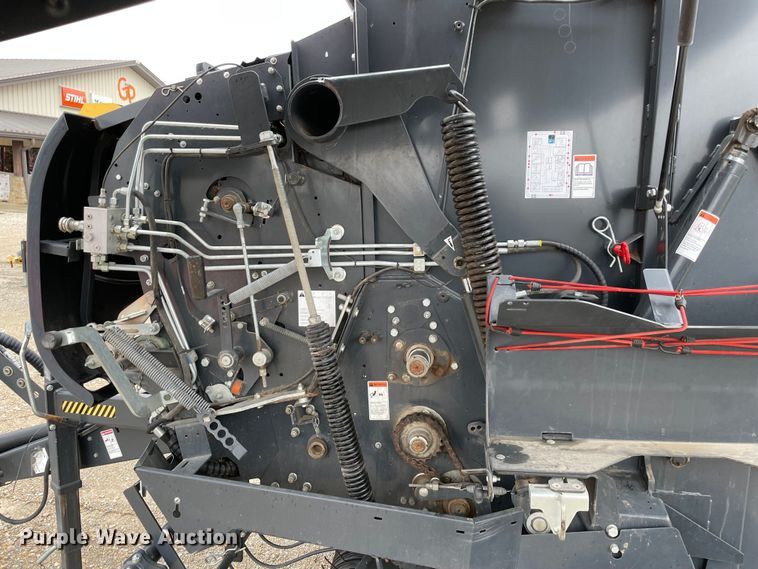 image for item MM9400 2016 Kubota BV4180 round baler