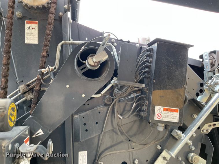 image for item MM9400 2016 Kubota BV4180 round baler