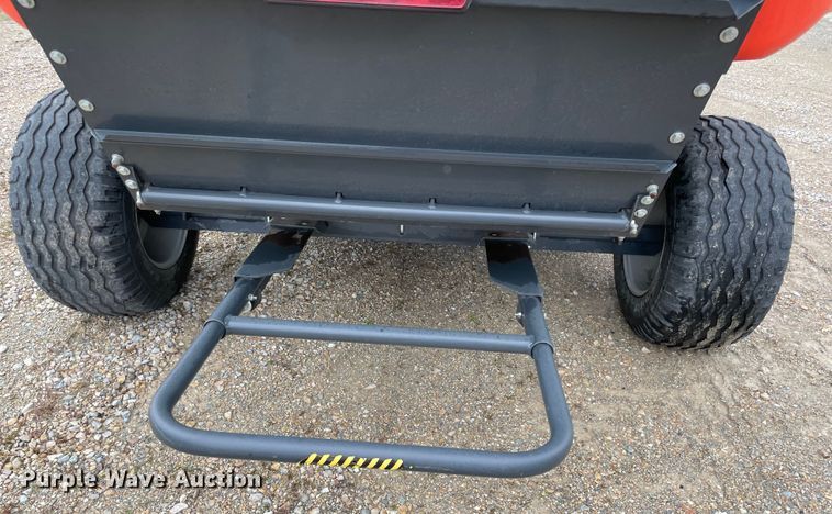 image for item MM9400 2016 Kubota BV4180 round baler