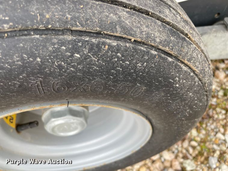 image for item MM9400 2016 Kubota BV4180 round baler