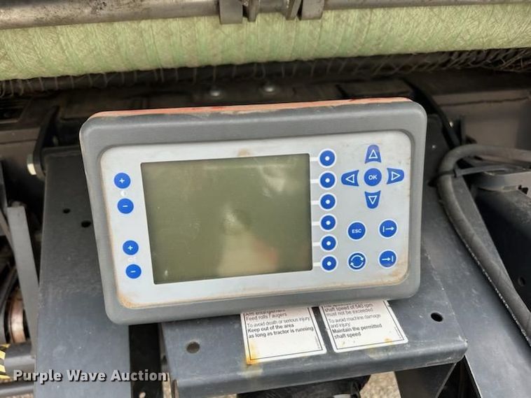 image for item MM9400 2016 Kubota BV4180 round baler