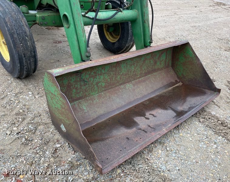 image for item MM9401 1990 John Deere 2955  tractor