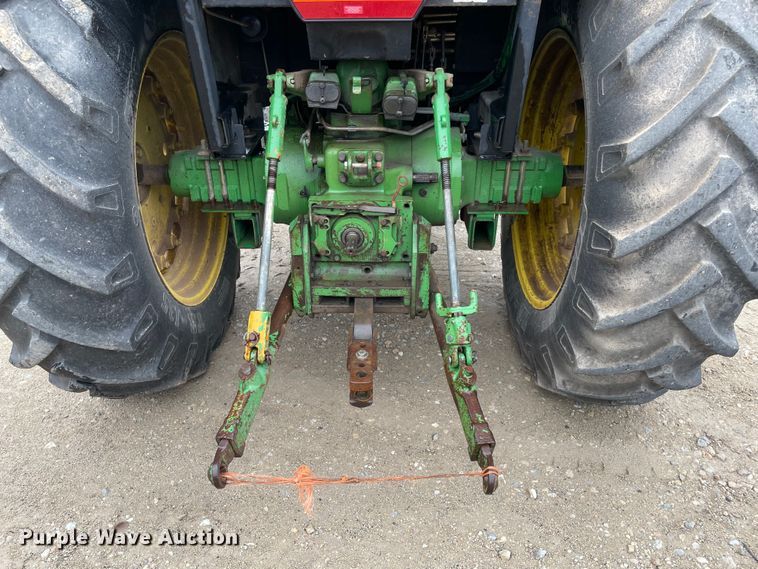 image for item MM9401 1990 John Deere 2955  tractor
