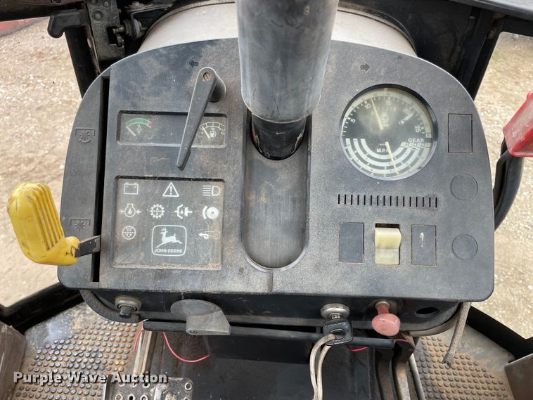 image for item MM9401 1990 John Deere 2955  tractor