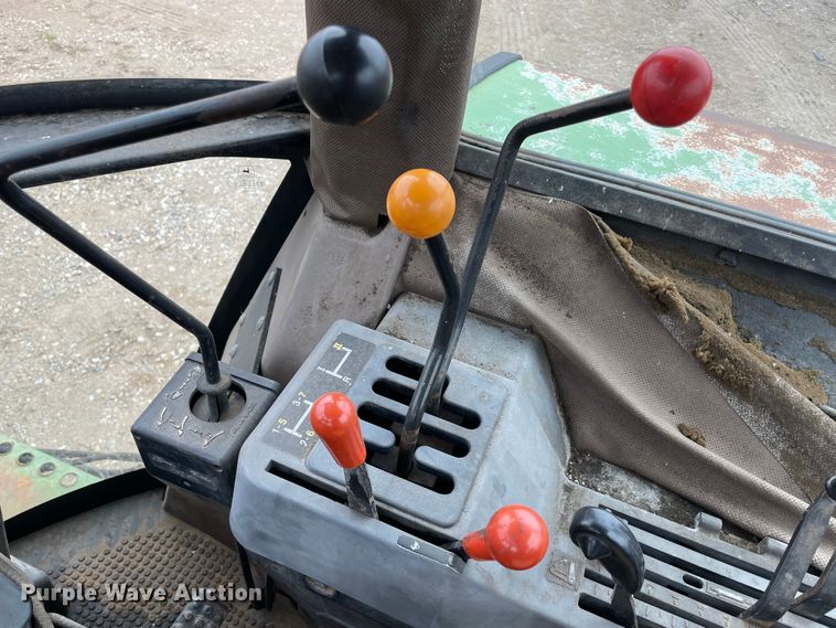 image for item MM9401 1990 John Deere 2955  tractor