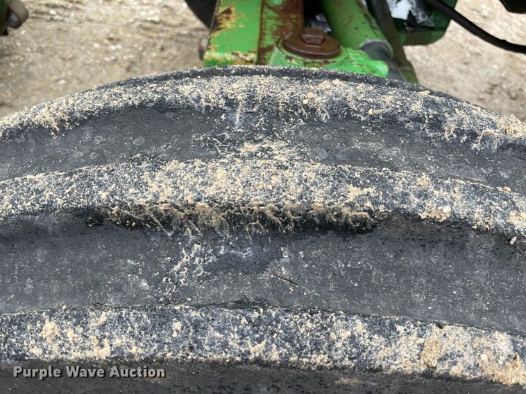 image for item MM9401 1990 John Deere 2955  tractor