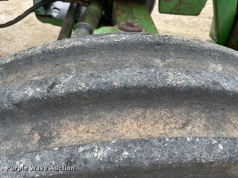 image for item MM9401 1990 John Deere 2955  tractor