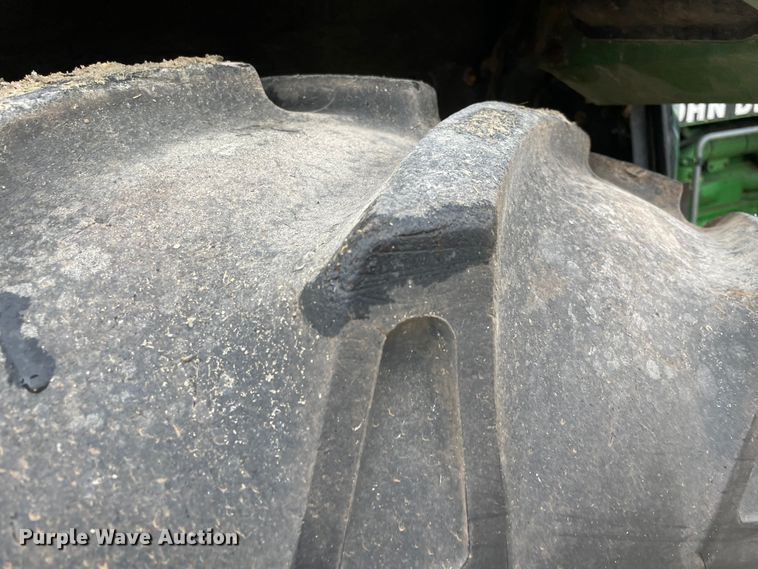 image for item MM9401 1990 John Deere 2955  tractor