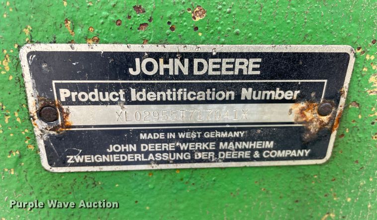 image for item MM9401 1990 John Deere 2955  tractor