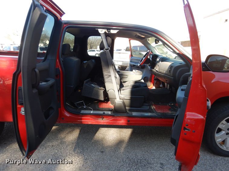 image for item DK1762 2008 GMC Sierra 1500  Ext. Cab pickup truck