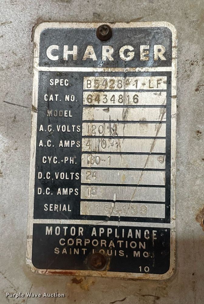 image for item DK7319 Yale  pallet jack