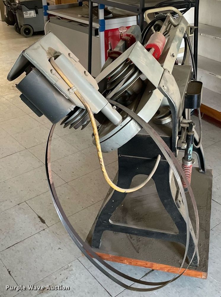 image for item DK7320 Wells 600  metal bandsaw