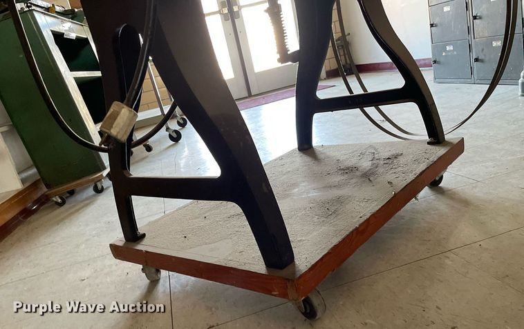 image for item DK7320 Wells 600  metal bandsaw