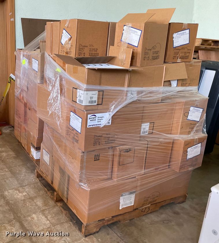 image for item DK7341 (2) pallets of ring binders