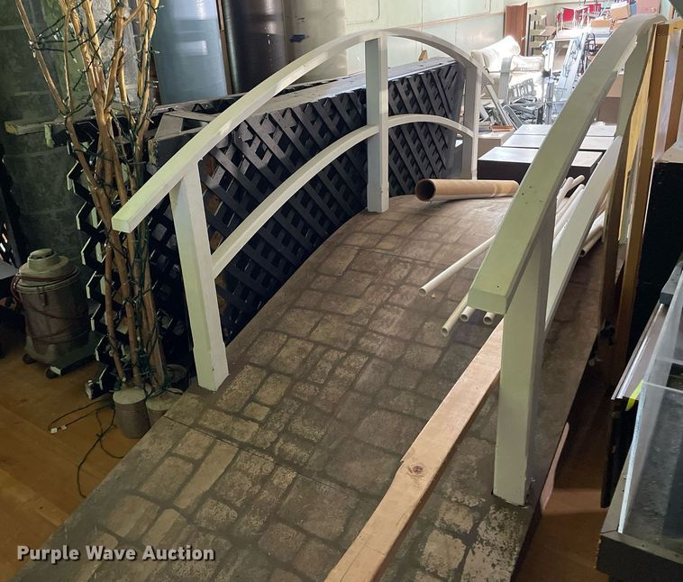 image for item DK7351 Stage props