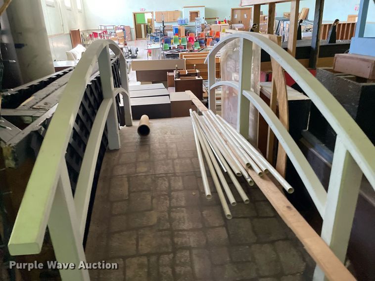 image for item DK7351 Stage props