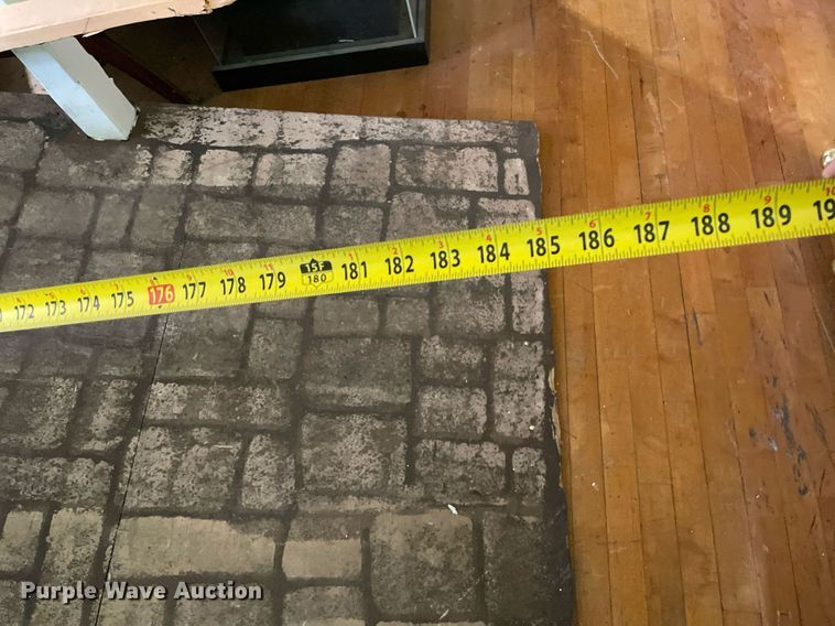 image for item DK7351 Stage props