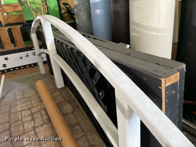 image for item DK7351 Stage props