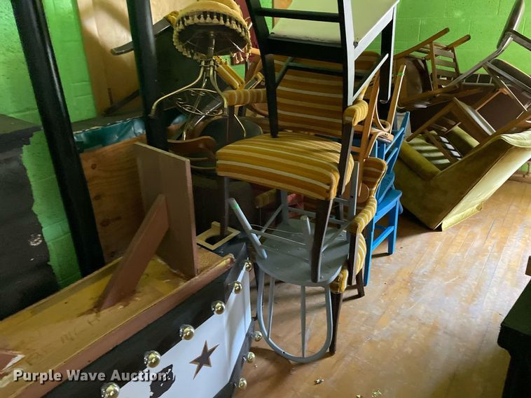 image for item DK7351 Stage props