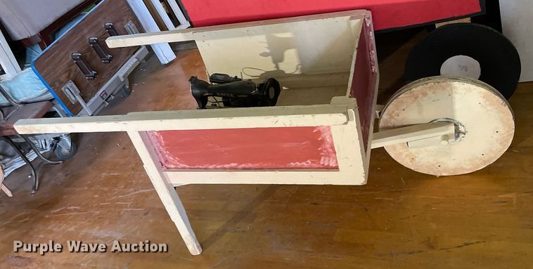 image for item DK7351 Stage props