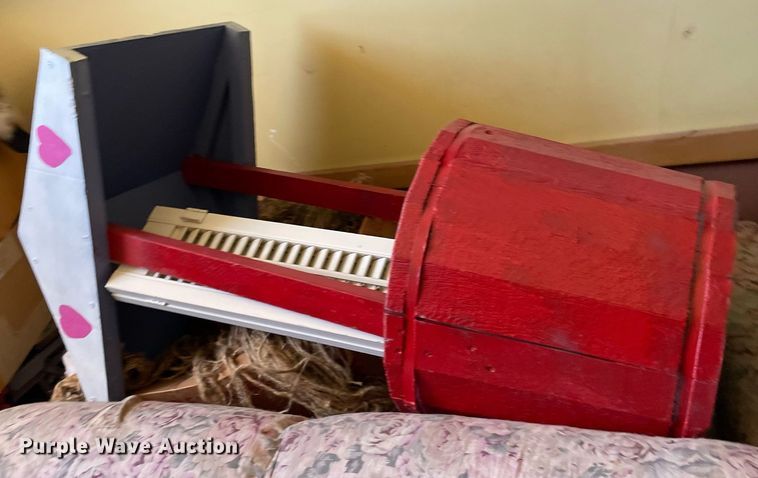 image for item DK7351 Stage props