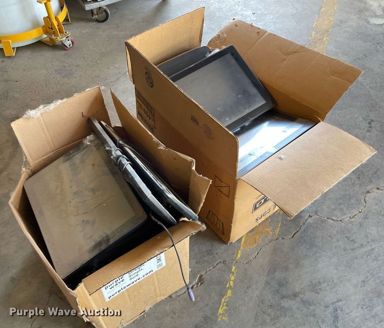 image for item DK7359 (6) UTC Retail 3170 touch screen monitors