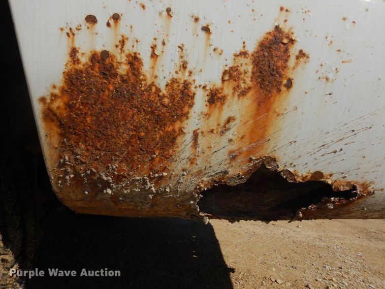 image for item DK7731 2005 Chevrolet Suburban 1500  SUV