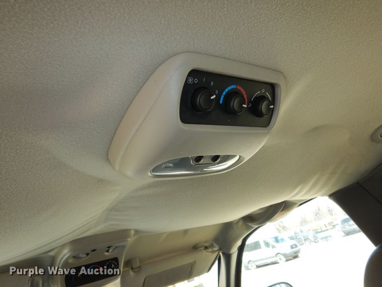 image for item DK7731 2005 Chevrolet Suburban 1500  SUV