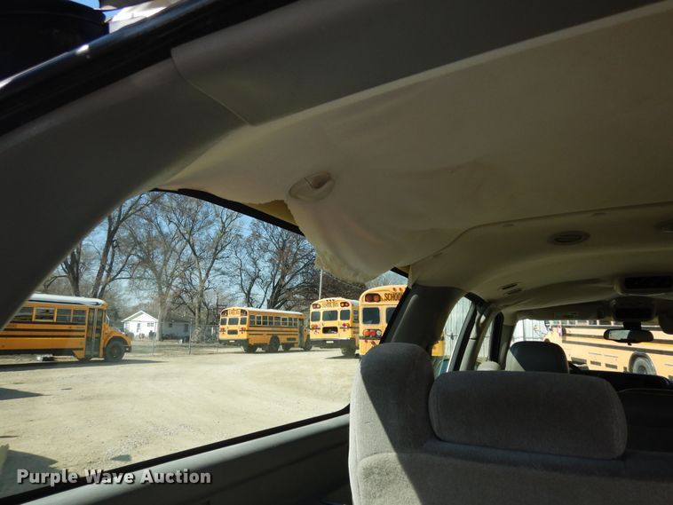 image for item DK7731 2005 Chevrolet Suburban 1500  SUV